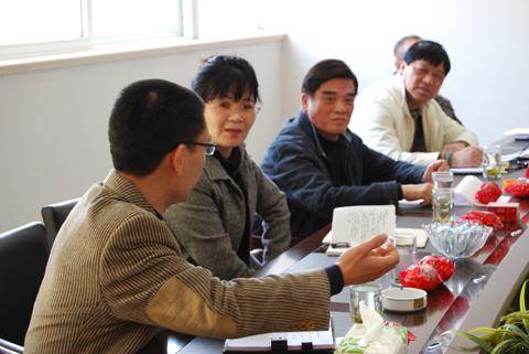 �Ϻ������f(xi��)��(hu��)&ldquo;��Α�(y��ng)��(du��)��(d��ng)ǰ����Σ�C(j��)&rdquo;��ӑ��(hu��)���D3��