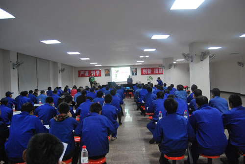 上海滬工閥門廠機械操作準(zhǔn)備工(上崗)培訓(xùn)班開課