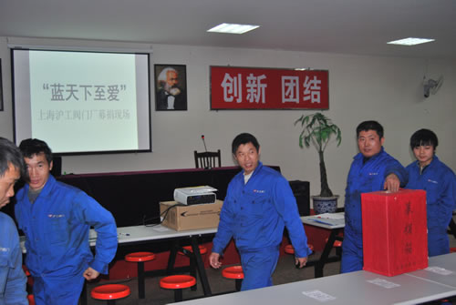 �Ϻ������y�T�S��ʮ�ˌá��{���µ����ۡ�����ļ��F����ӣ��D2��