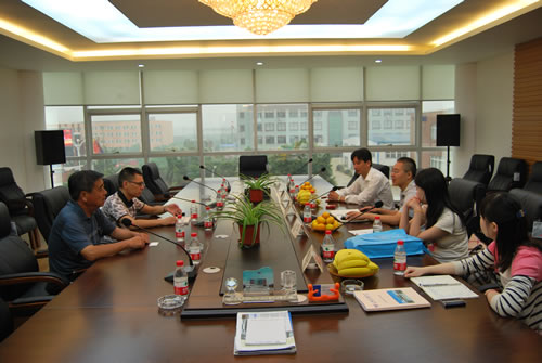 嘉定區(qū)環(huán)保局領(lǐng)導(dǎo)來我公司檢查驗收“綠色企業(yè)”創(chuàng)建